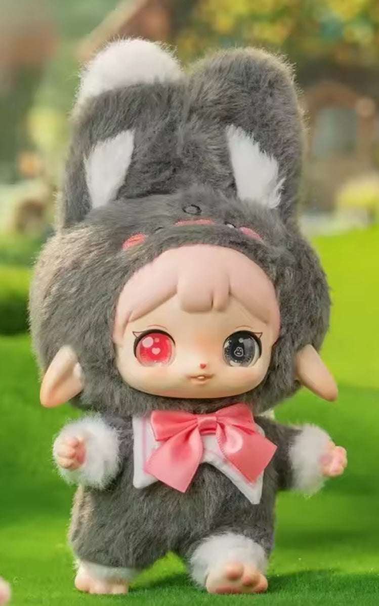 RUBY HAPPY FLUFFY VINYL FACED PLUSHIE PENDANT